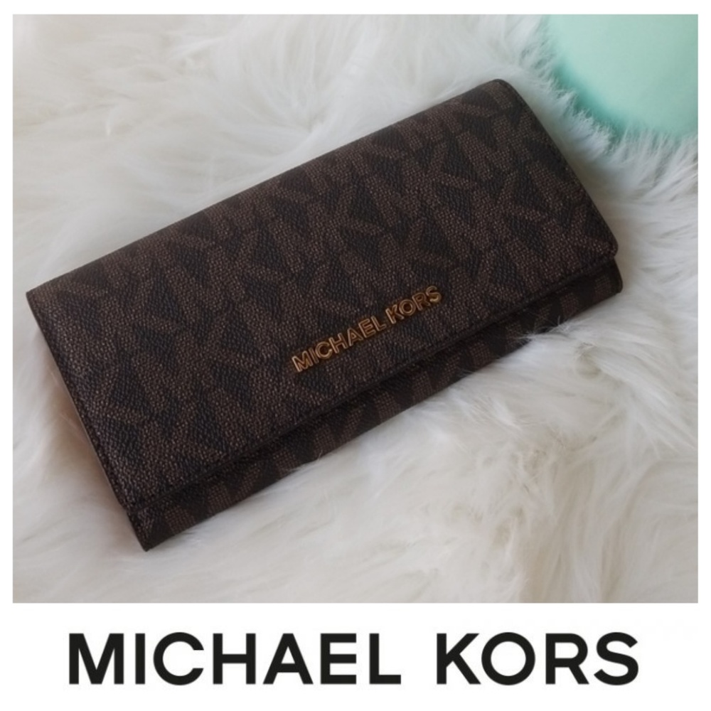 Michael Kors Jet Set Travel Brown PVC Flap…